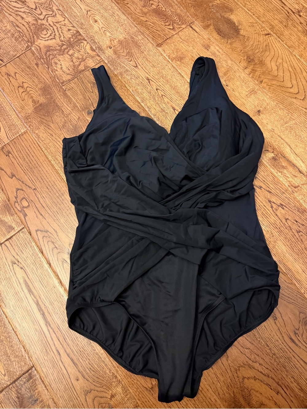 Miraclesuit Black Wrap Look Tummy Control One Piece Bathing Suit Foam Cups 20